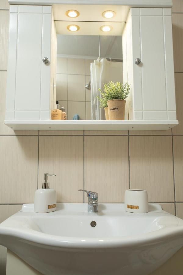 Warm Studio Apartment In Heraklion Buitenkant foto